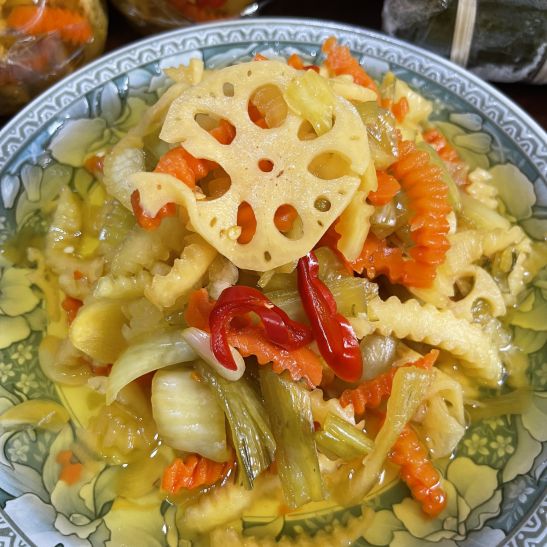 Kim chi củ sen Long An